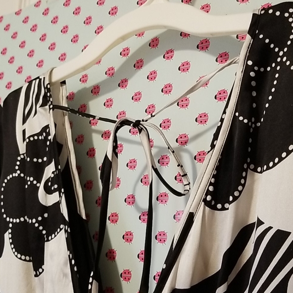 Bebe, womans M, dreas top, EUC - Picture 5 of 8